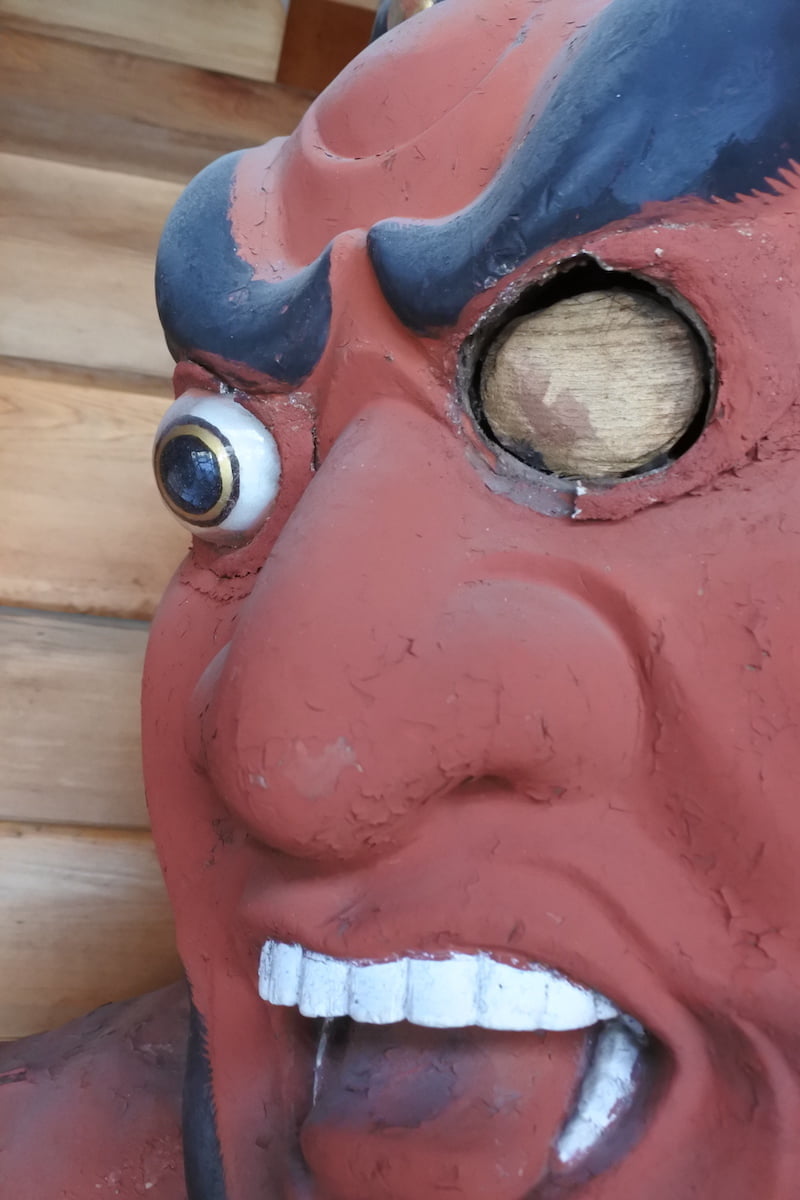 2018年の阿形仁王像 顔の画像（左眼球落下後）