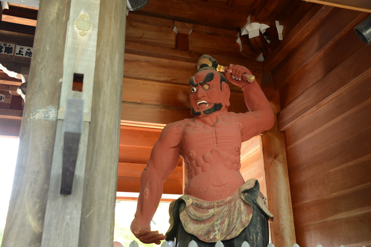 搬出直前の阿形仁王像