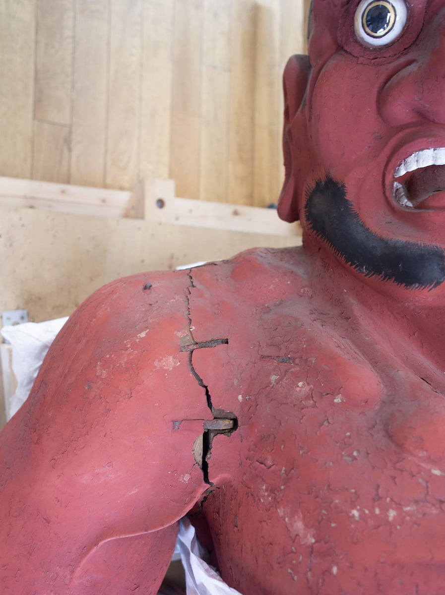 吽形仁王像 右肩（明古堂搬入時）