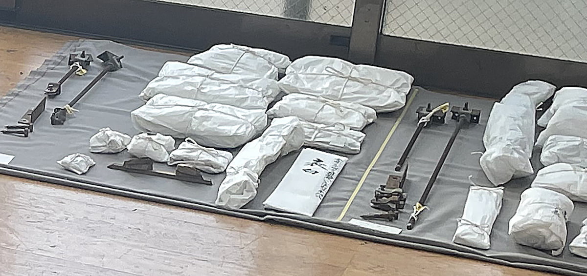 護摩供祈願後に明古堂に届けられた「銘札」など